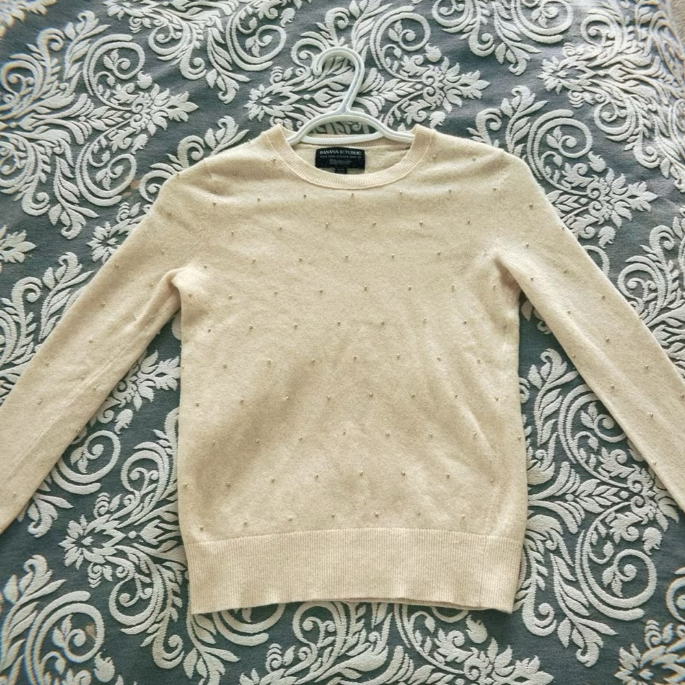 Banana Republic Light Beige Crew Neck Sweater